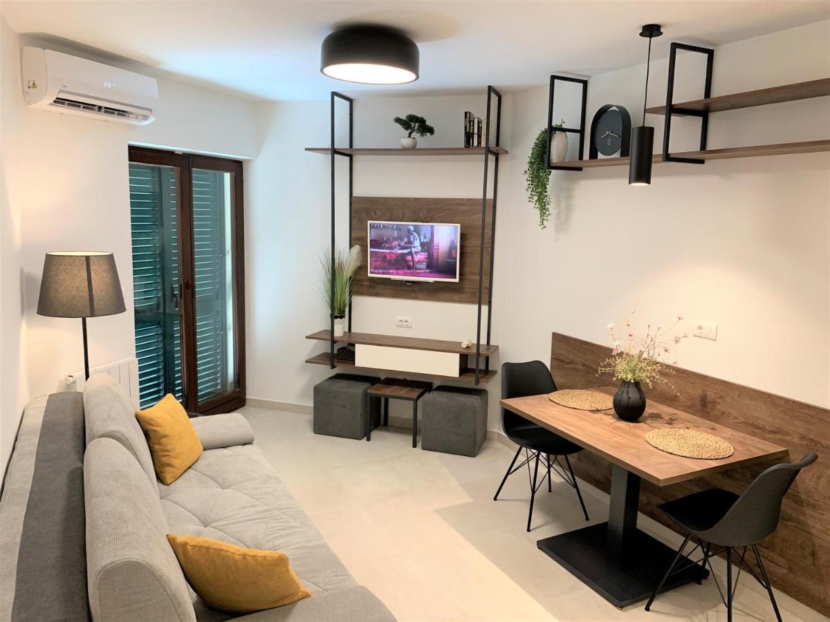 Villa Fani - Apartments In Trogir Bagian luar foto