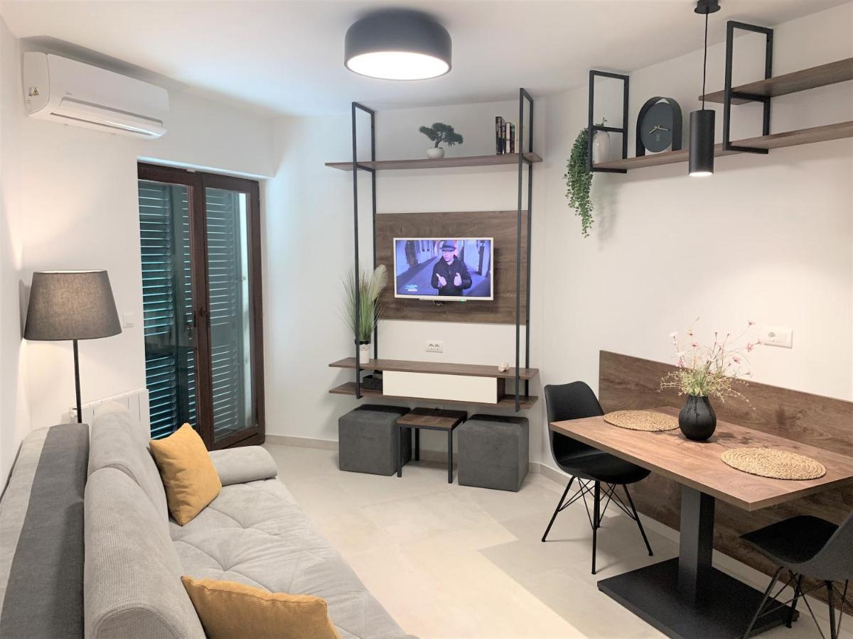 Villa Fani - Apartments In Trogir Bagian luar foto