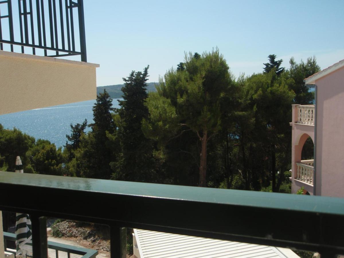 Villa Fani - Apartments In Trogir Bagian luar foto