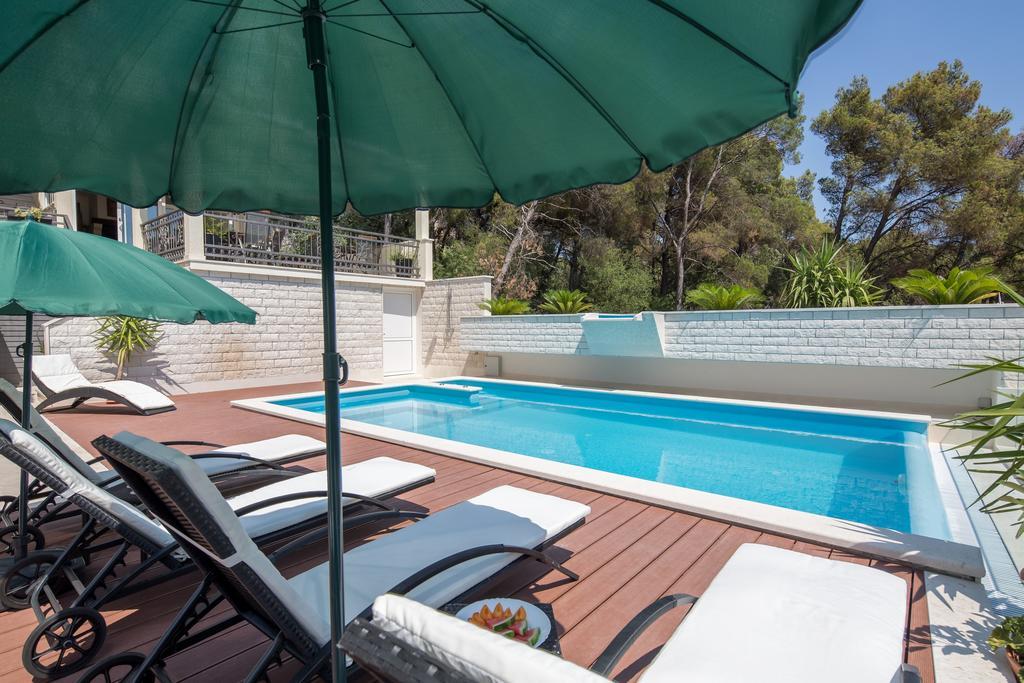 Villa Fani - Apartments In Trogir Bagian luar foto
