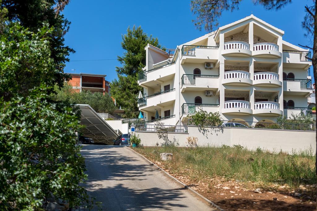Villa Fani - Apartments In Trogir Bagian luar foto