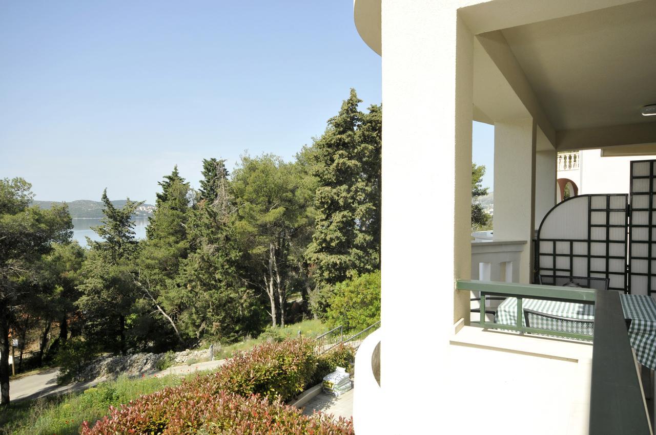 Villa Fani - Apartments In Trogir Bagian luar foto