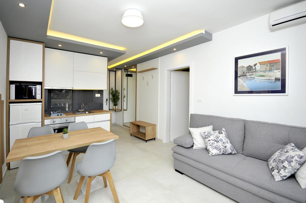 Villa Fani - Apartments In Trogir Bagian luar foto