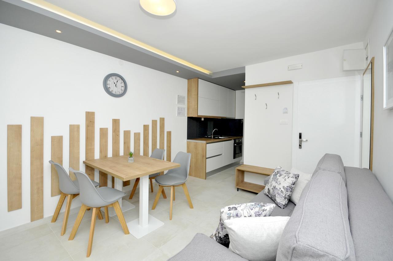Villa Fani - Apartments In Trogir Bagian luar foto