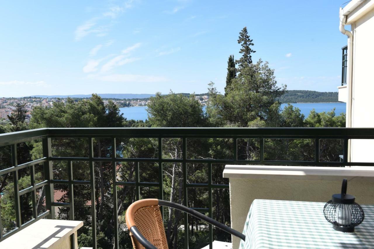 Villa Fani - Apartments In Trogir Bagian luar foto
