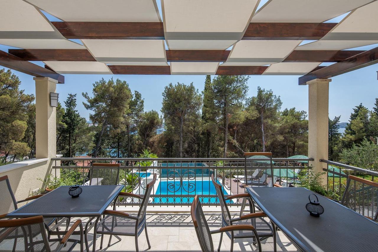 Villa Fani - Apartments In Trogir Bagian luar foto